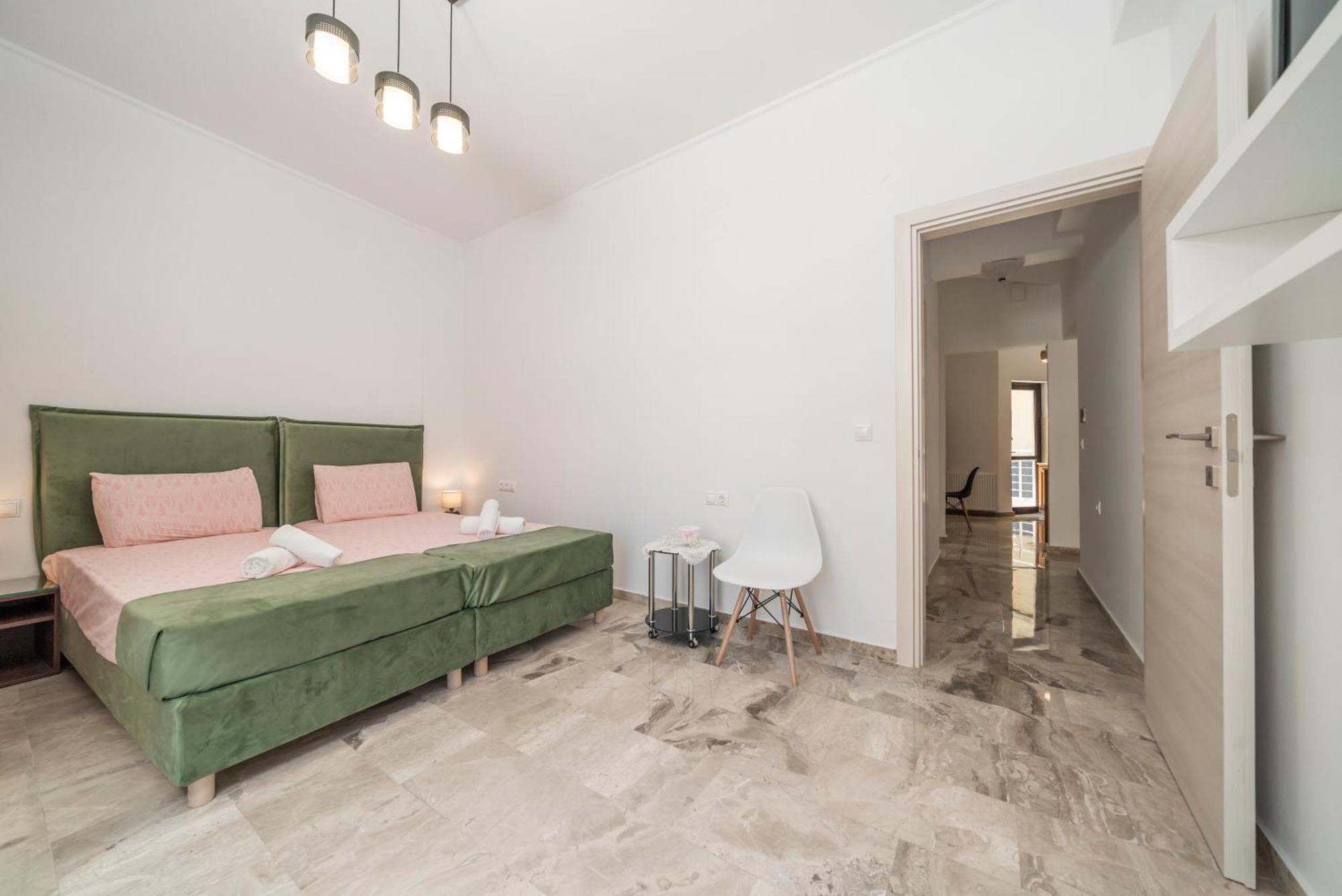 Neon 2Br Luxurious Central Apt Heraklion Bagian luar foto