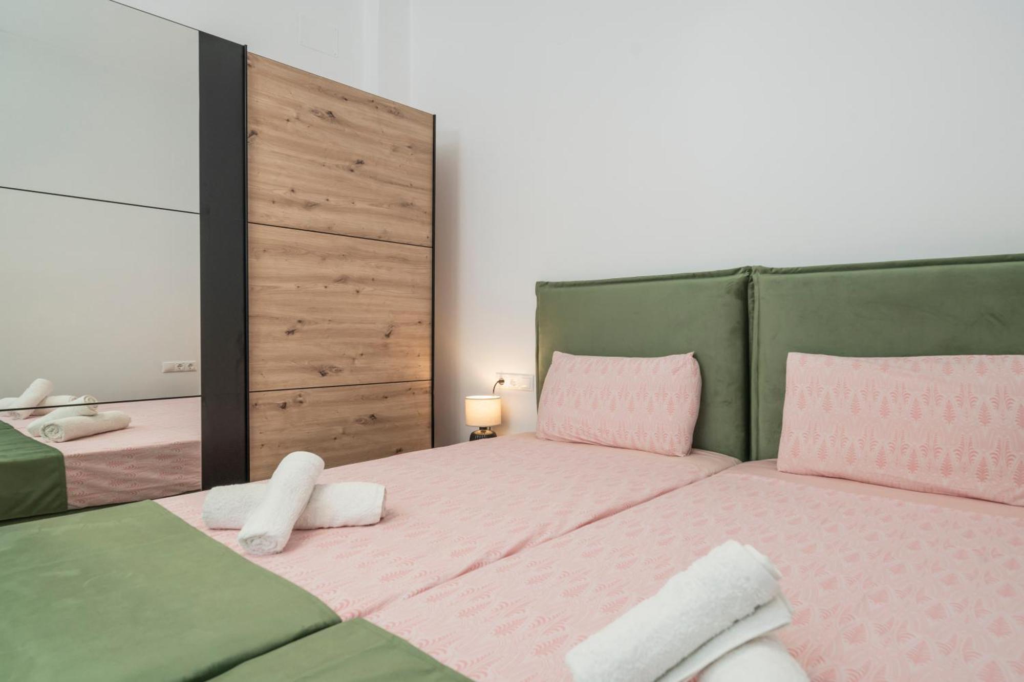 Neon 2Br Luxurious Central Apt Heraklion Bagian luar foto