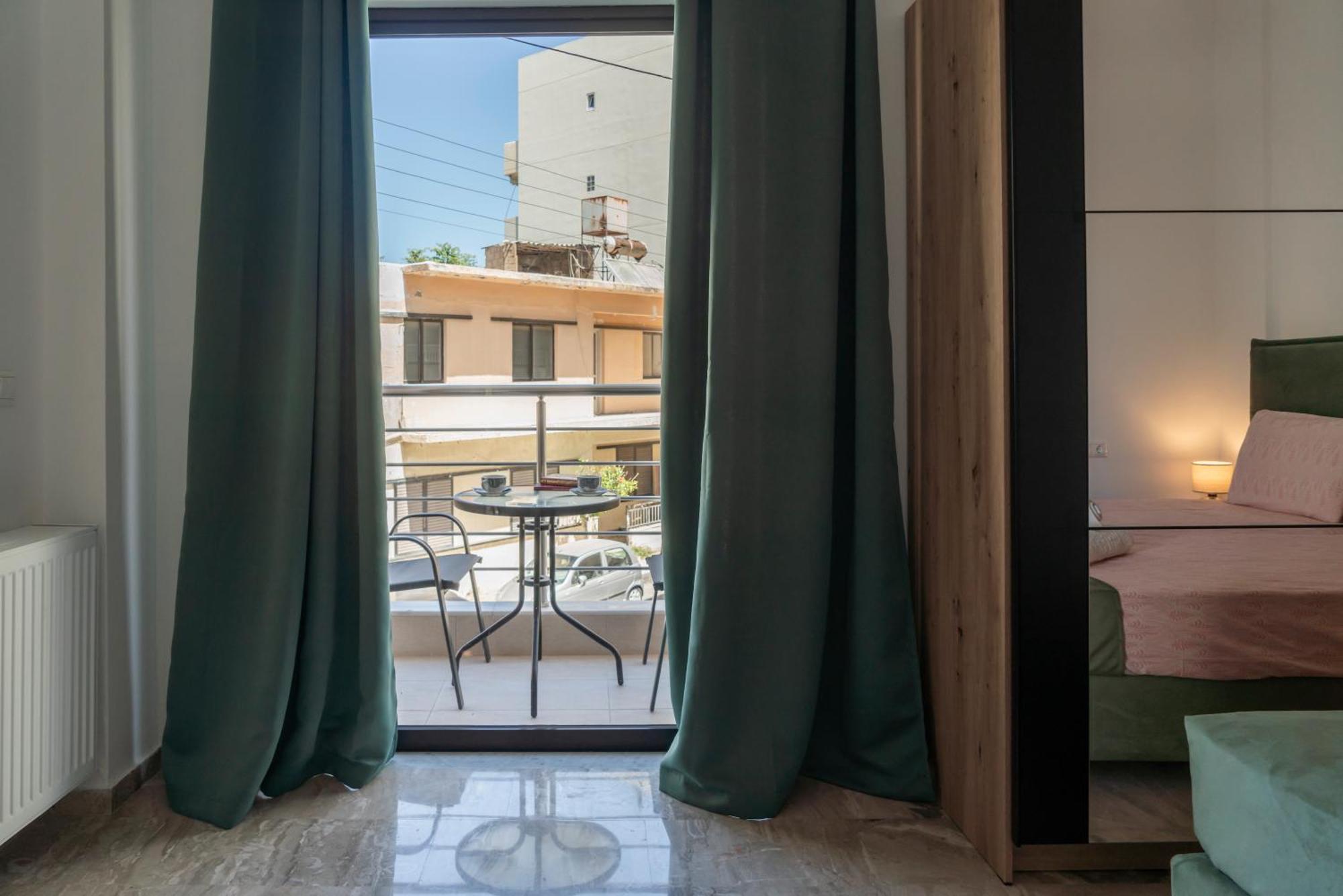 Neon 2Br Luxurious Central Apt Heraklion Bagian luar foto